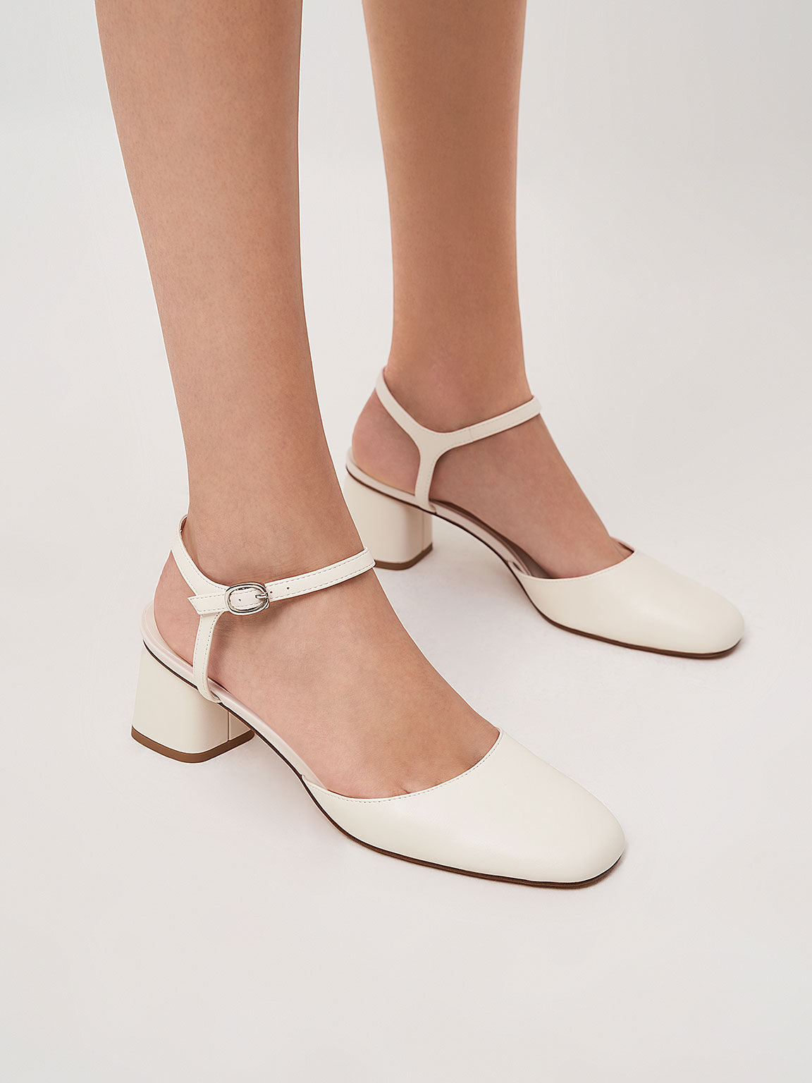 Round toe clearance ankle strap shoes