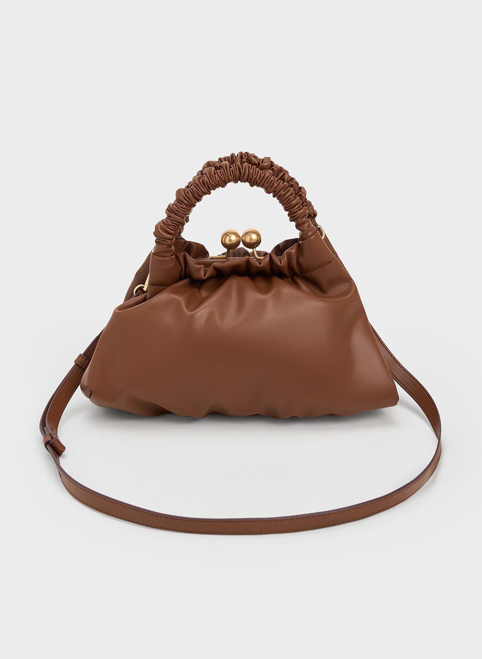 Bolso trapecio Eve con asa efecto arrugado, Marrón chocolate, hi-res