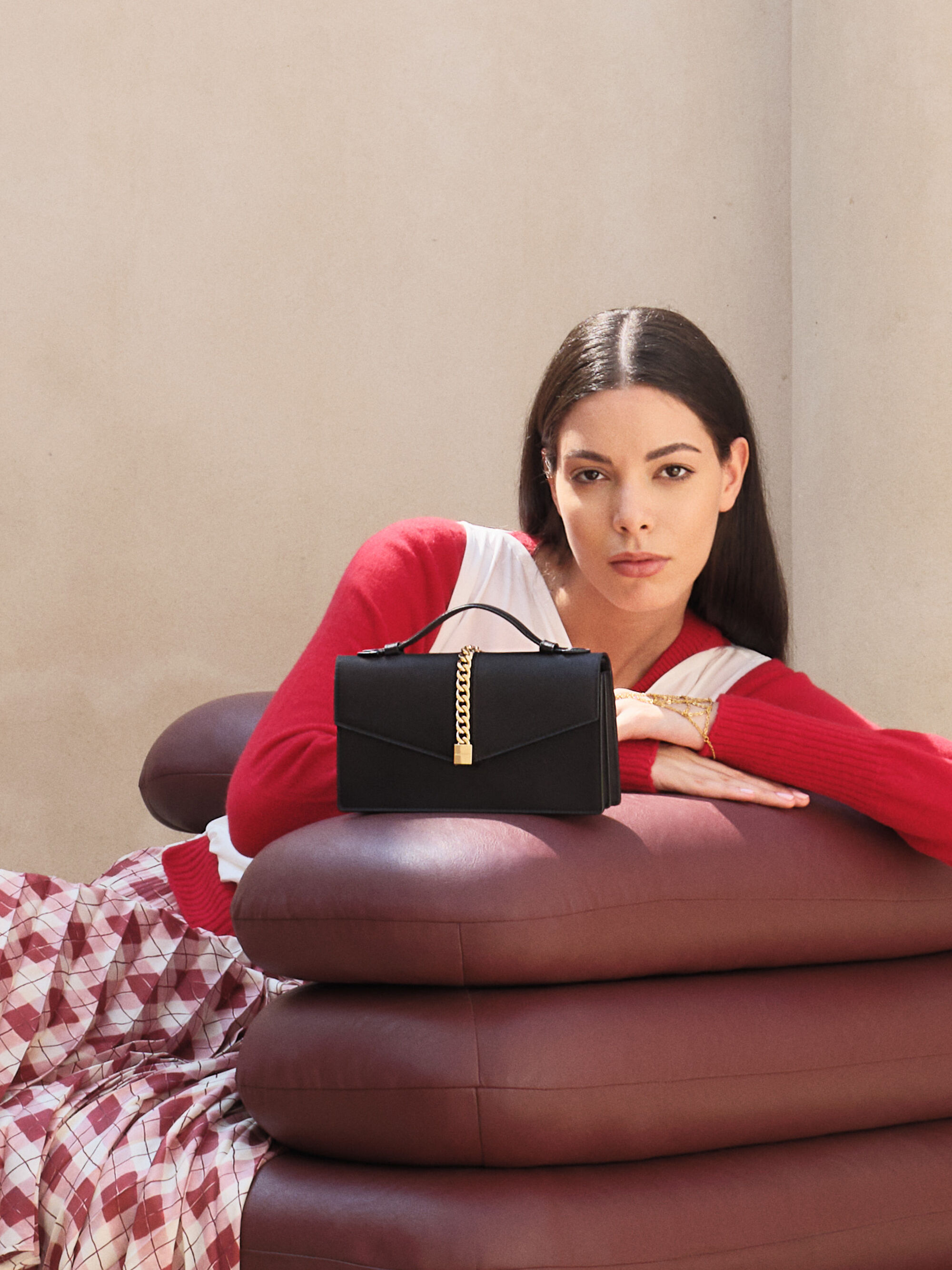 Black Taisia Satin Chain-Strap Envelope Bag - Black - CHARLES