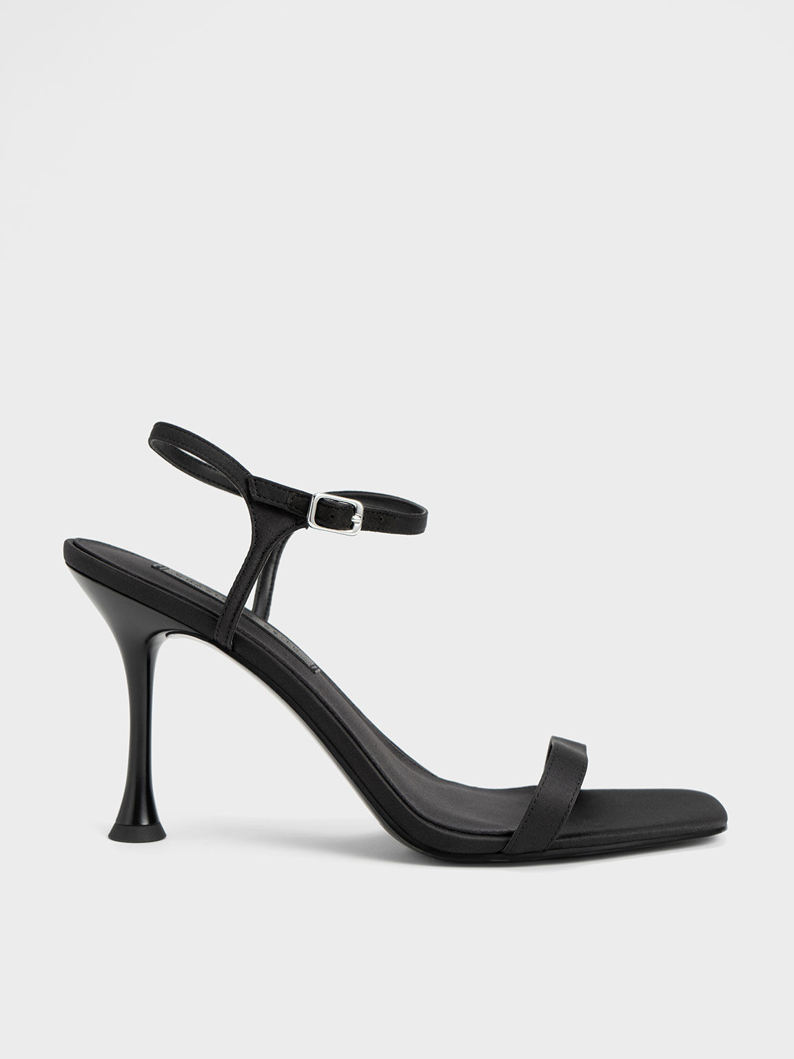 Sandalias de sat n con tac n de carrete Negro CHARLES KEITH US