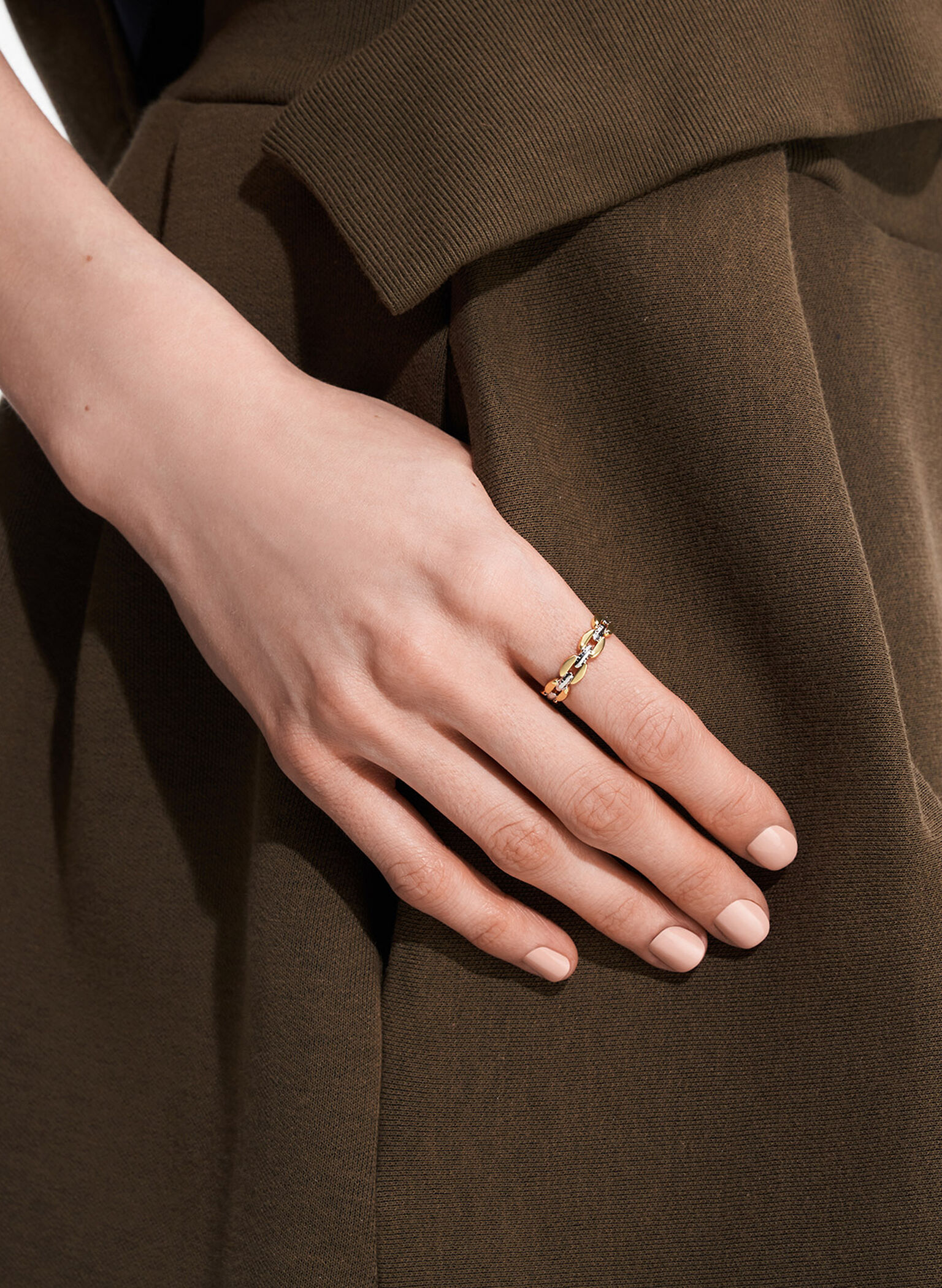 Chain-Link Ring, Multi, hi-res