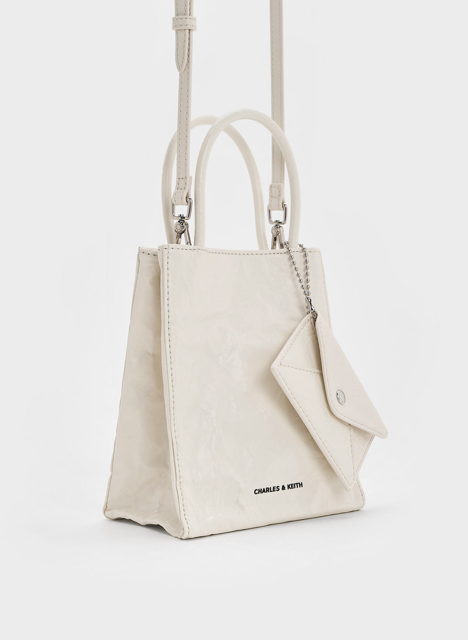 Bolso tote alargado Matina con efecto arrugado, Crema, hi-res