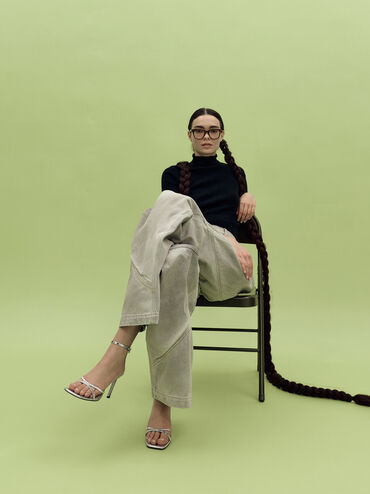 Sandalias tipo pulsera de cuero y sat&eacute;n metalizado con adornos de cristal, Plateado, hi-res