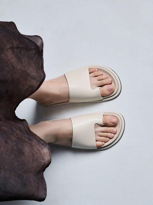 Wide-Strap Toe-Ring Sandals, Chalk, hi-res