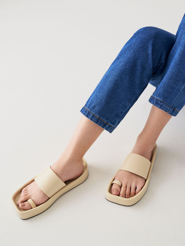 Lilou Toe-Ring Flat Sandals, Yellow, hi-res