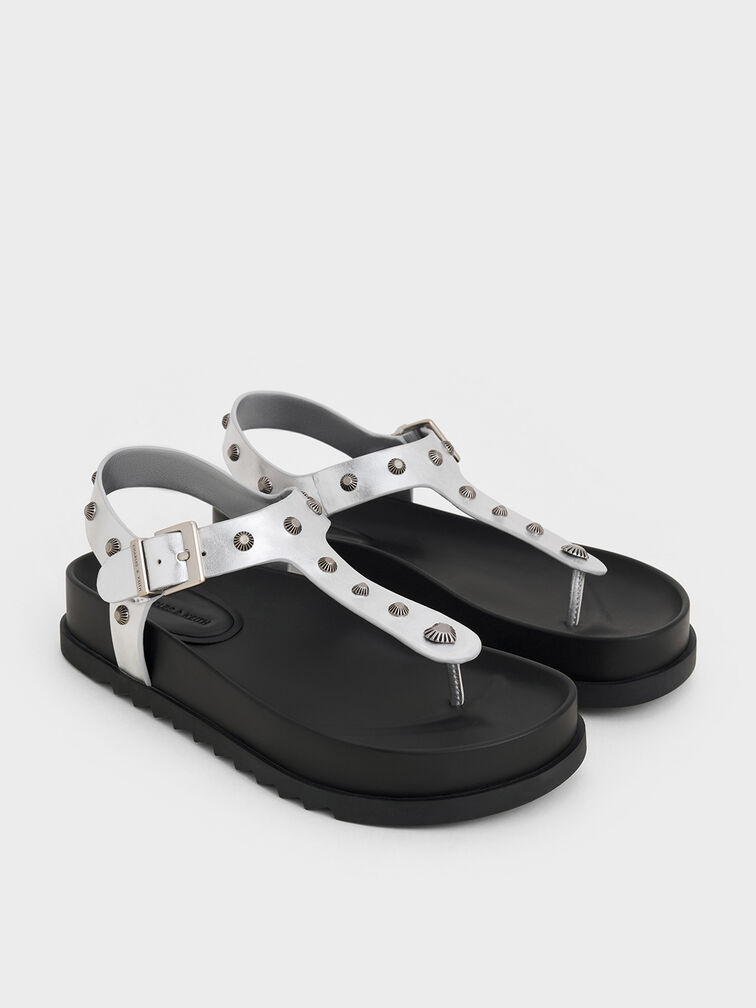 Sandalias tipo tanga metalizadas con tachuelas en forma de corazón, Plateado, hi-res