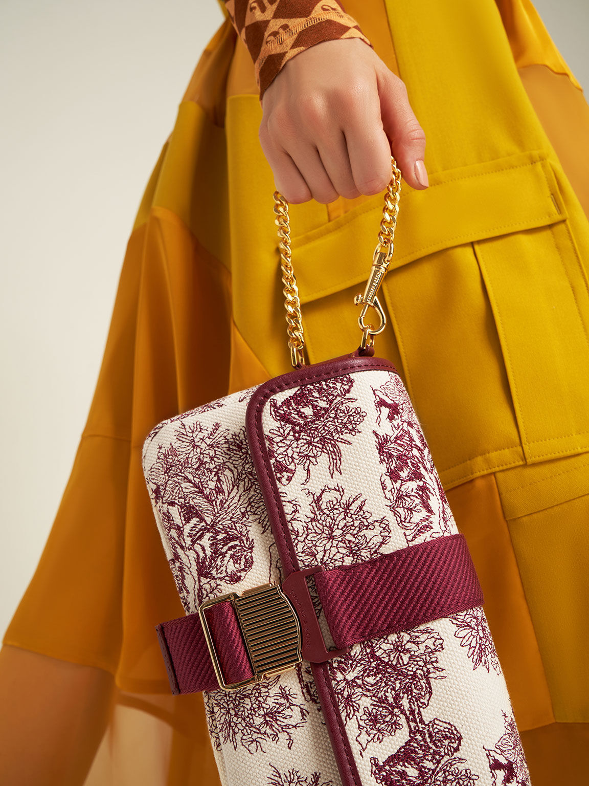 Tiger Calligraphy Chain-Link Shoulder Bag, Burgundy, hi-res