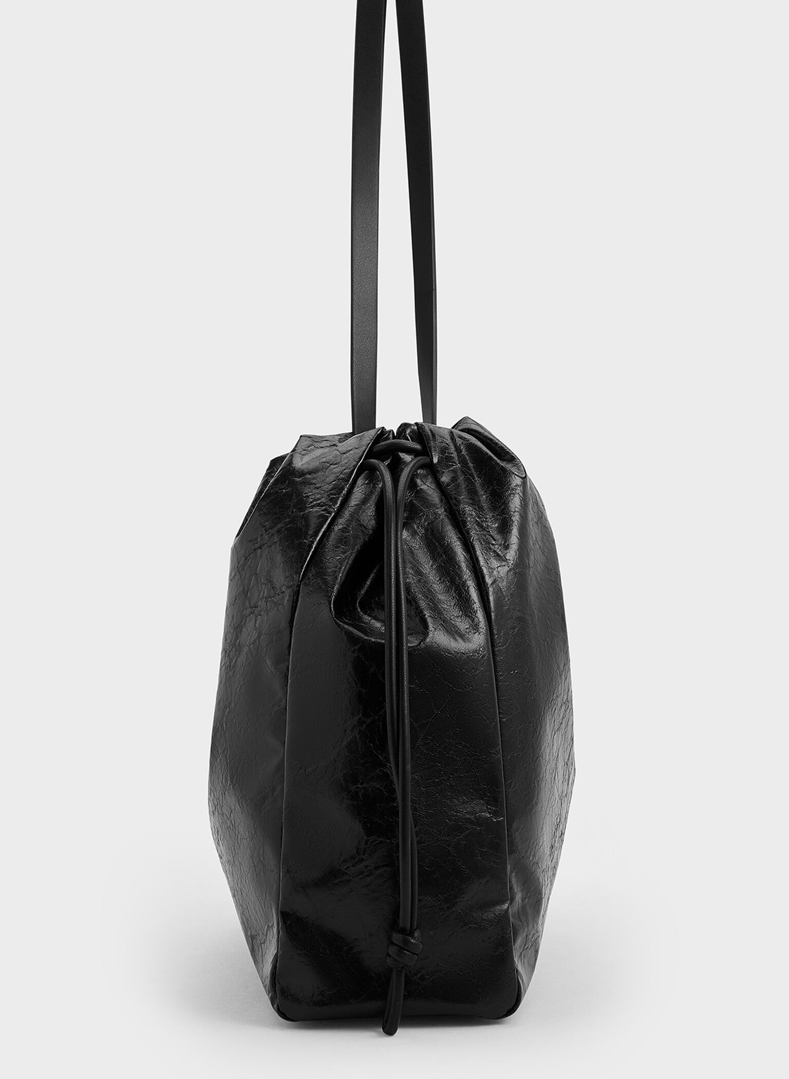Bolso tote Bethel acabado arrugado con cierre de cordón, Negro, hi-res