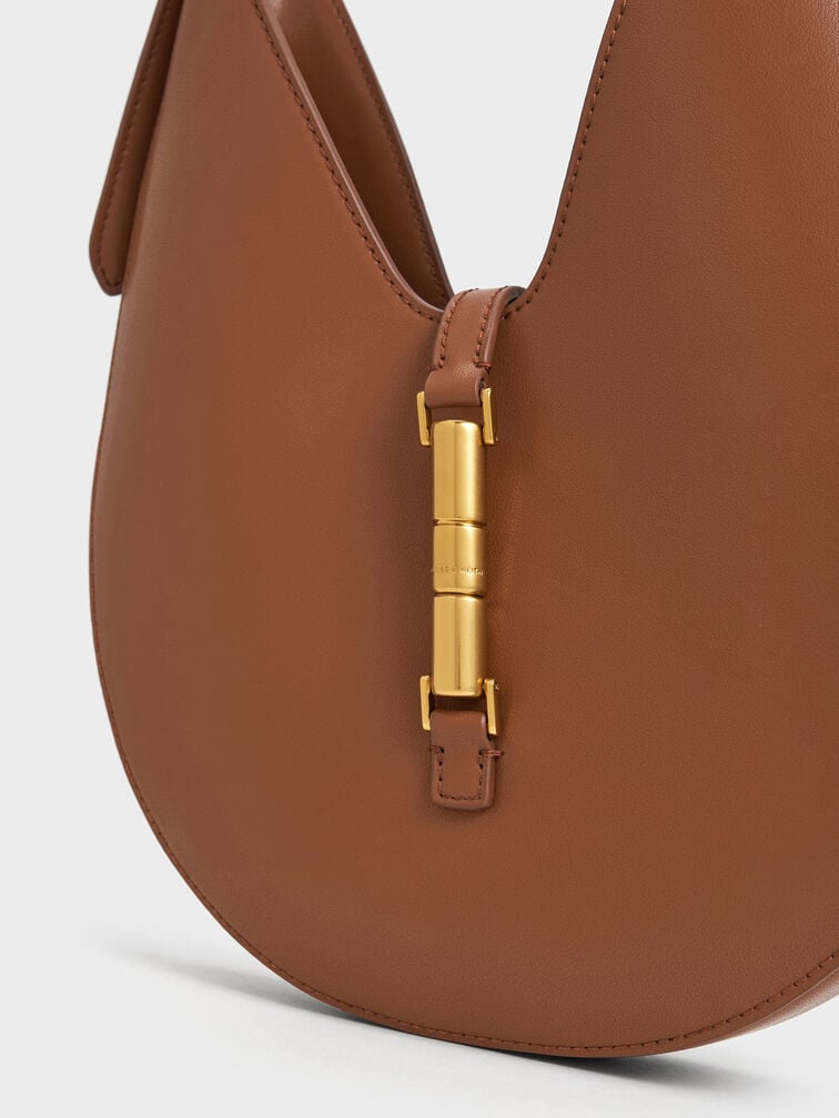 Bolso hobo Cesia con detalles metálicos, Marrón chocolate, hi-res