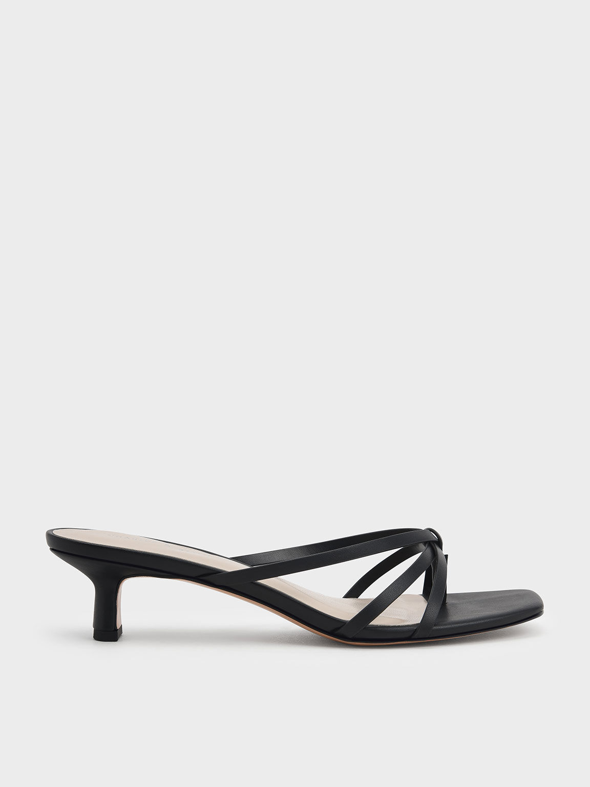 strappy sandals with toe loop