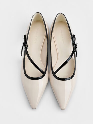 Sapatos rasos de bico fino com tira com laço e acabamento contrastante envernizado, Giz, hi-res