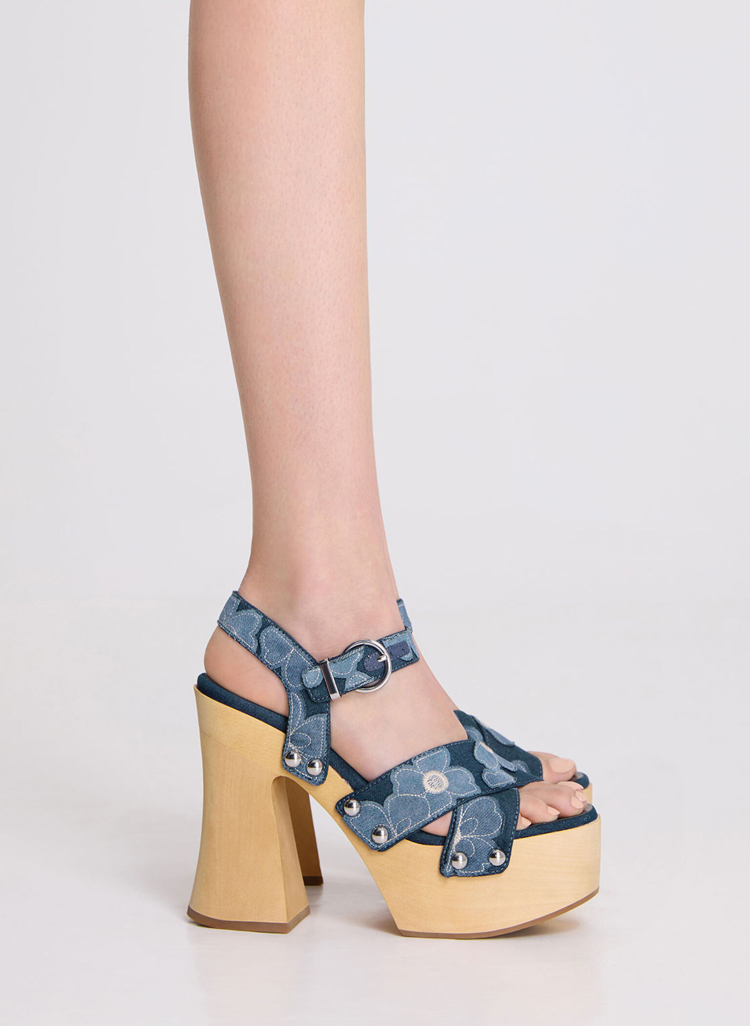 Sandalias Cruzadas Tabitha de Mezclilla Diseño Floral, Azul, hi-res