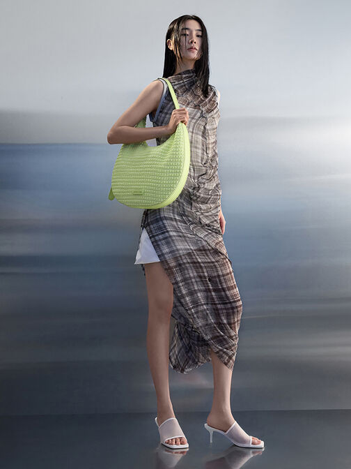 Bolso hobo con textura tipo media luna, Verde intenso, hi-res