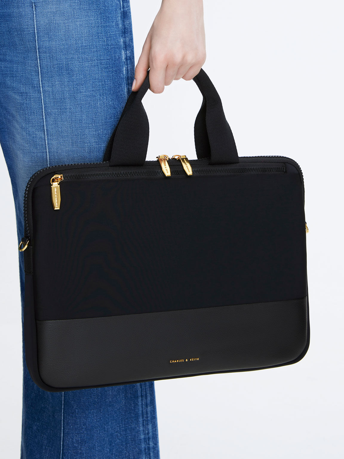 Laptop outlet bag cost