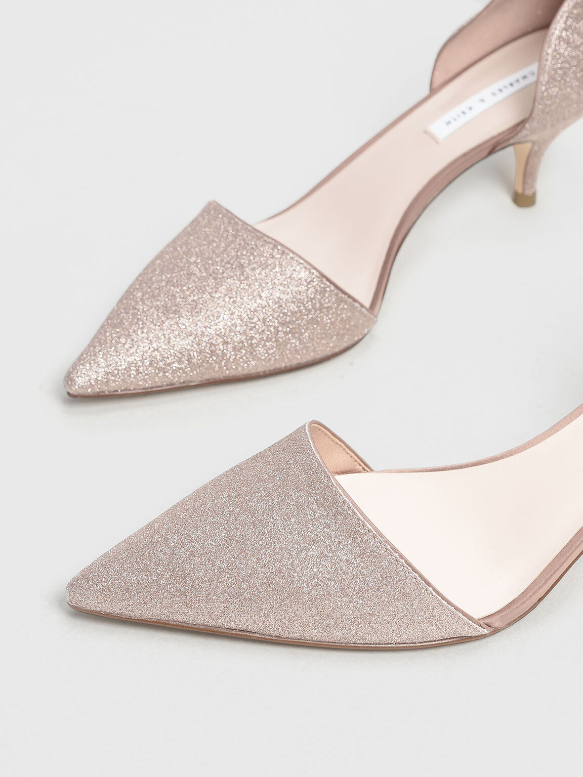 Fantasifulde form kvalitet Rose Gold D'Orsay Glitter Fabric Kitten Heel Pumps - CHARLES & KEITH US