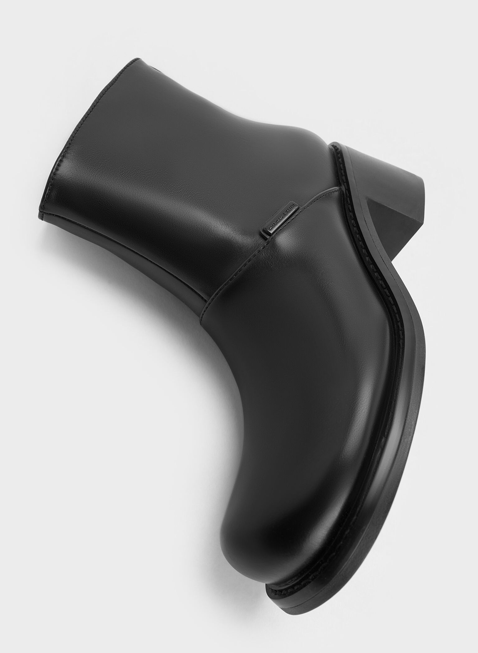 Botins com salto bloco com acabamento costurado, Black, hi-res