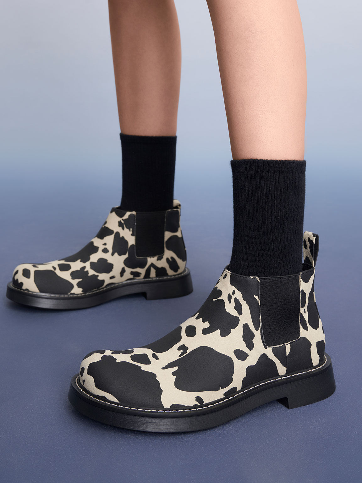 Botines Chelsea Penelope con Estampado de Vaca y Lengüeta, Animal print natural, hi-res