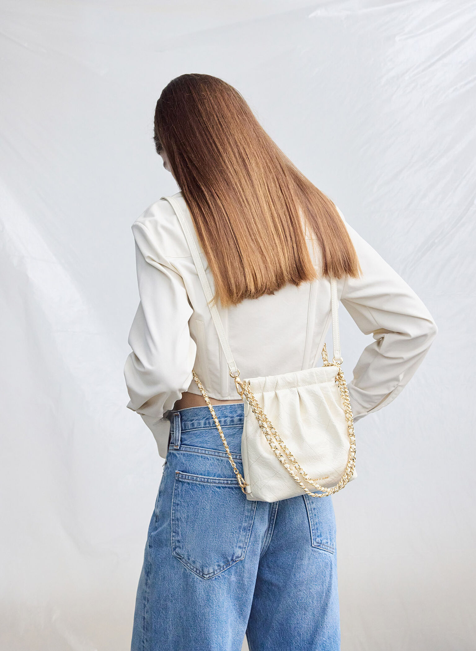 Mochila Duo convertible con asa de cadena, Crema, hi-res