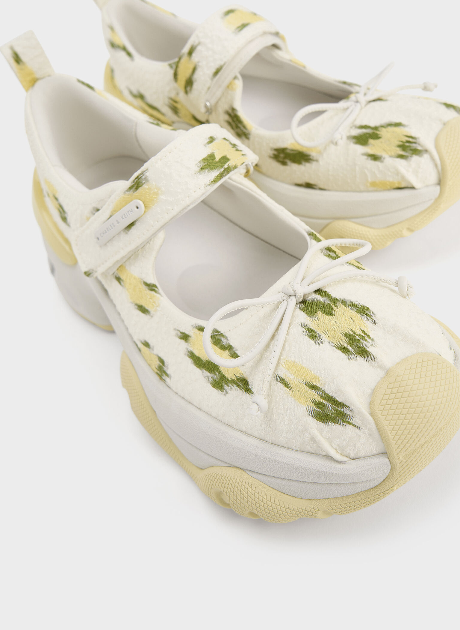 Zapatillas deportivas Mary Jane con estampado floral y lazo, Multicolor, hi-res