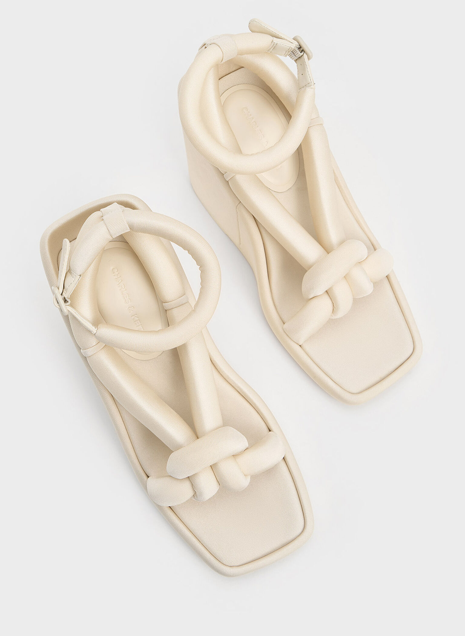 Zapatos de cuña Toni con tiras acolchadas y detalles de nudo, Blanco tiza, hi-res