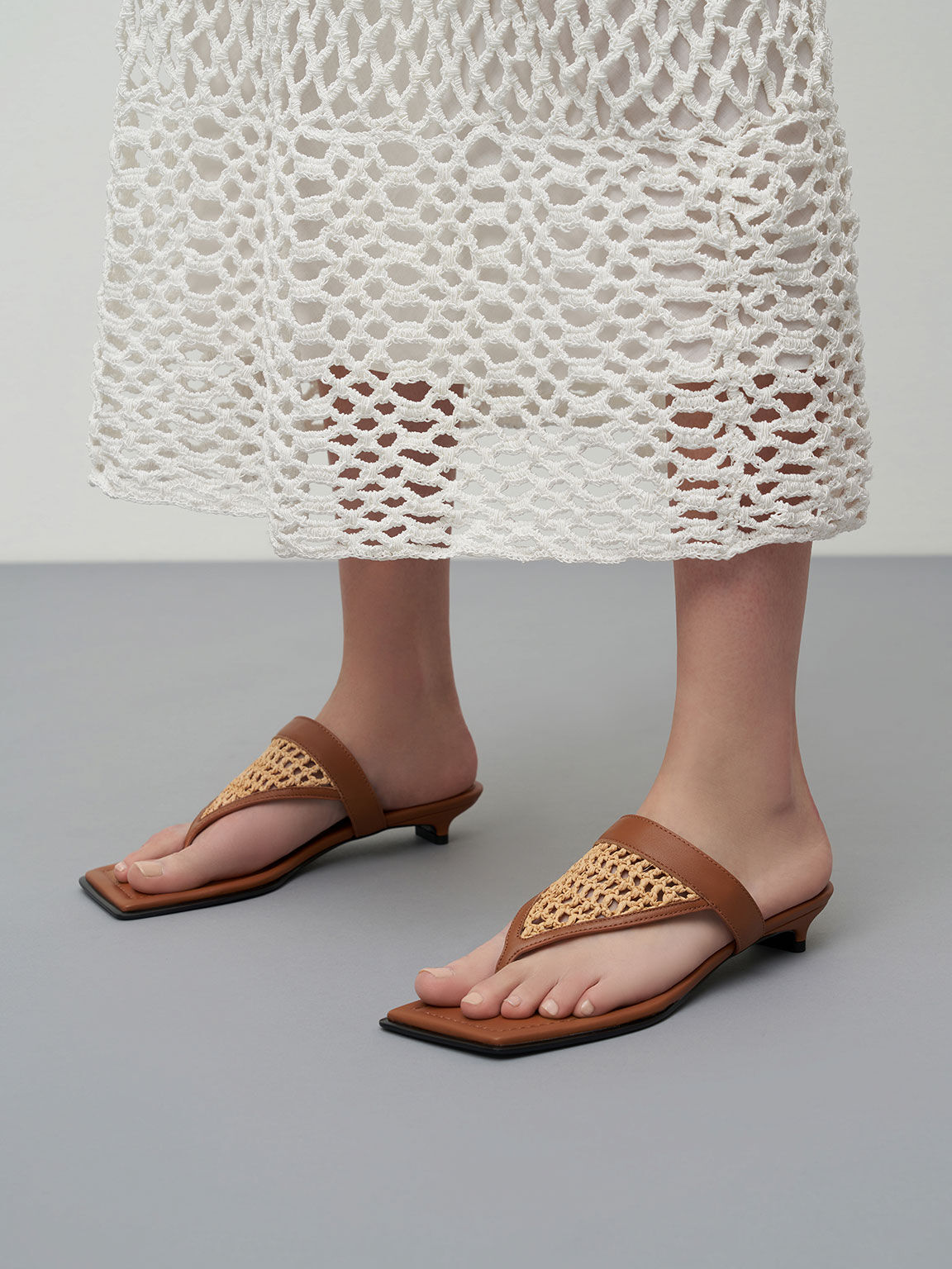 Brown Leather & Raffia Kitten Heel Thong Sandals - CHARLES