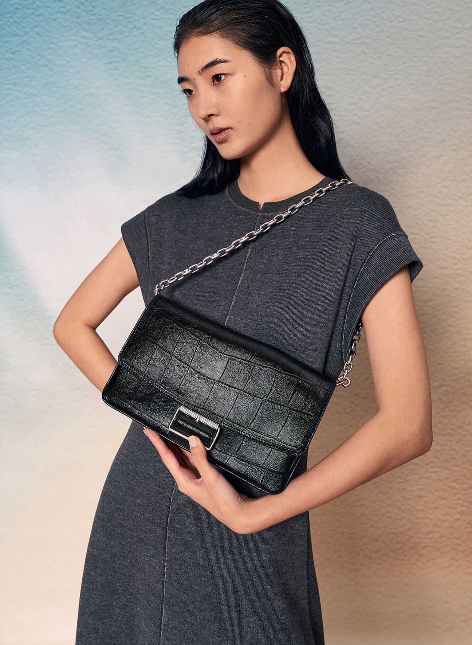 Bolso Liv efecto cocodrilo con asa de cadena con ojales, Noir, hi-res