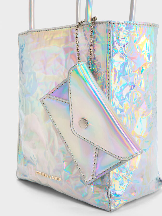 Bolso tote Matina Holographic alargado con efecto arrugado, Prisma plateado, hi-res