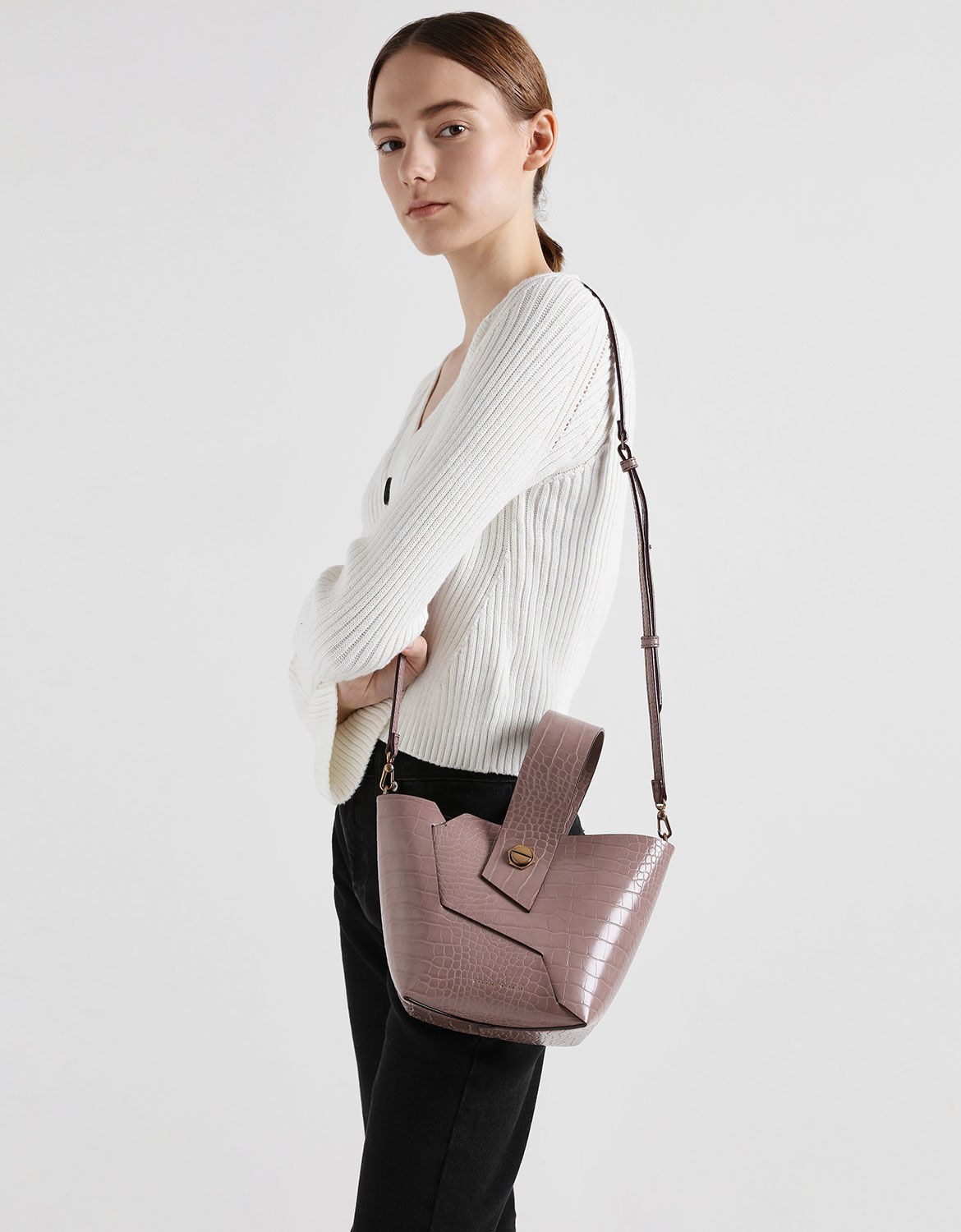 Charles Keith Wristlet Handle Bucket Bag 2024 www.renatentwurf.at