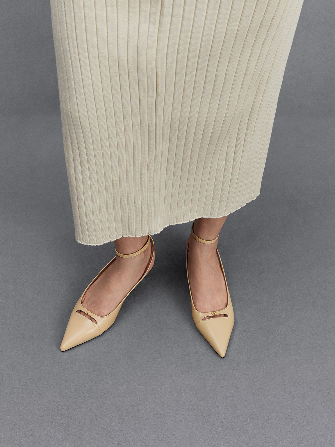 Beige leather pumps shop