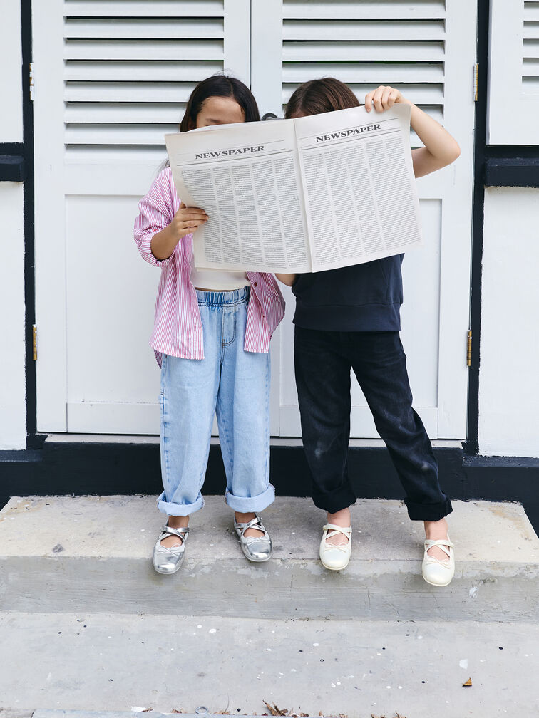 Girls' Pearlescent Crossover Mary Jane Sneakers, Chalk, hi-res