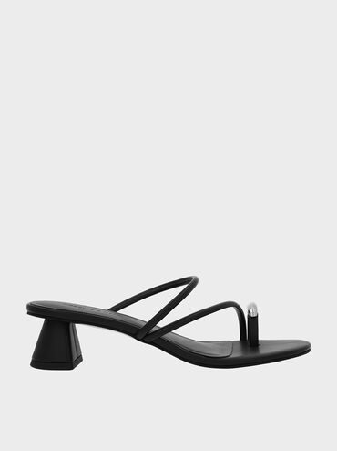 Sandalias de tacón con tiras anillo en la puntera y detalles metálicos, Negro, hi-res