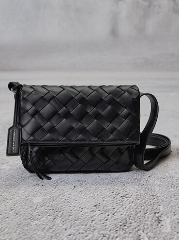 Bolso entrelazado tipo bandolera con solapa delante Ivette, Noir, hi-res