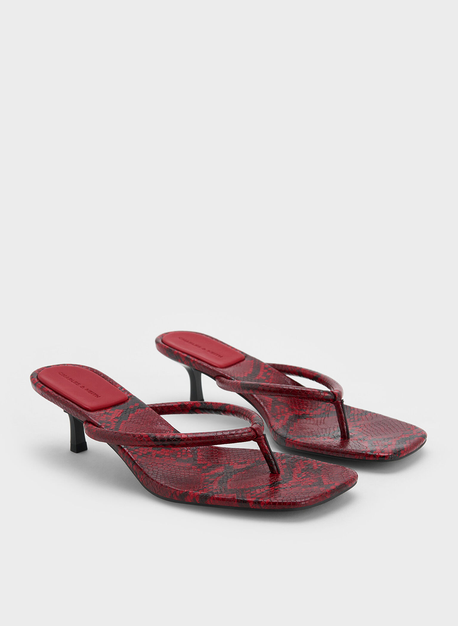 Sandalias de dedo con tacón kitten punta cuadrada y estampado de serpiente, Animal print rojo, hi-res