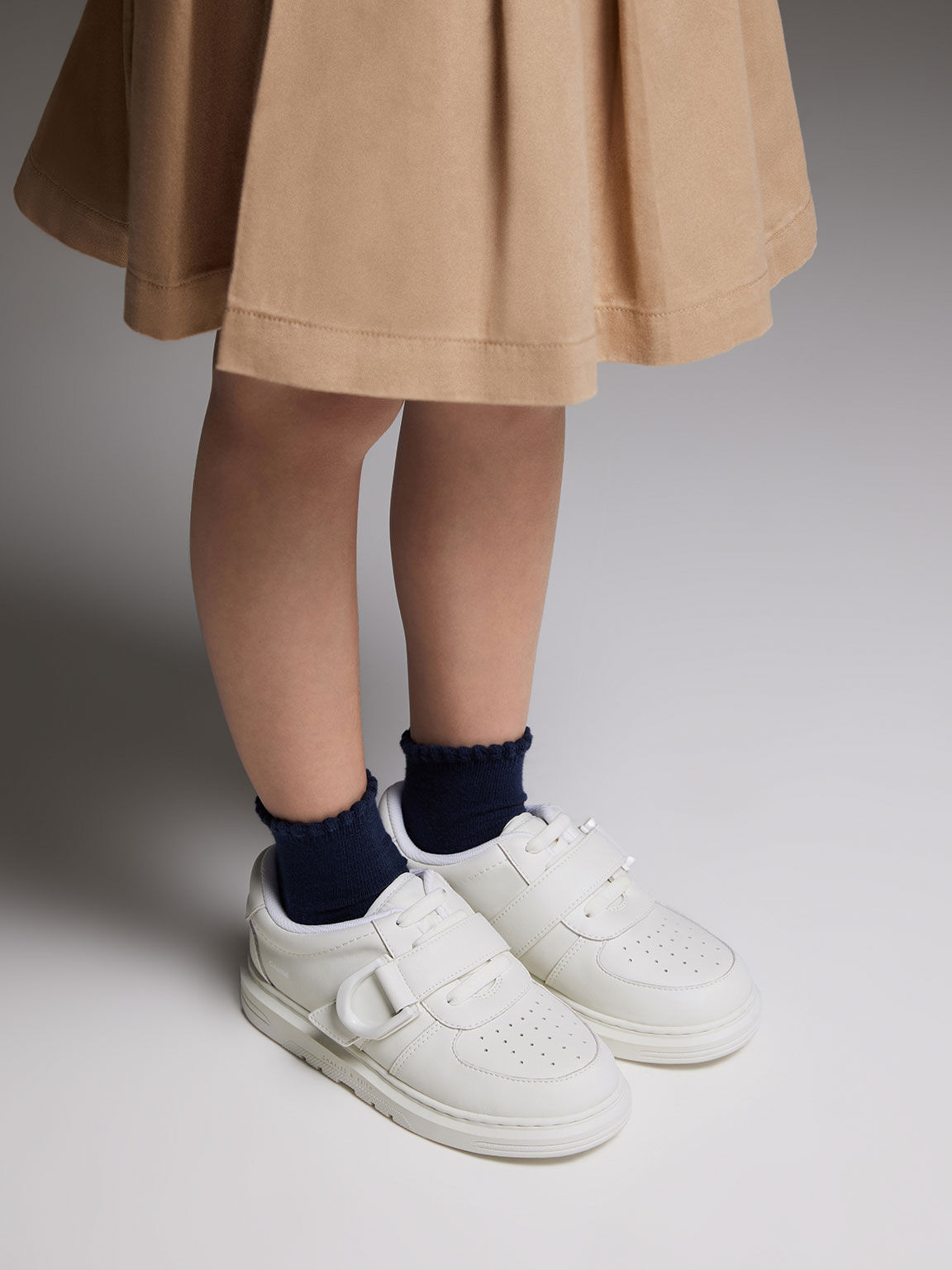 White leather sales low top