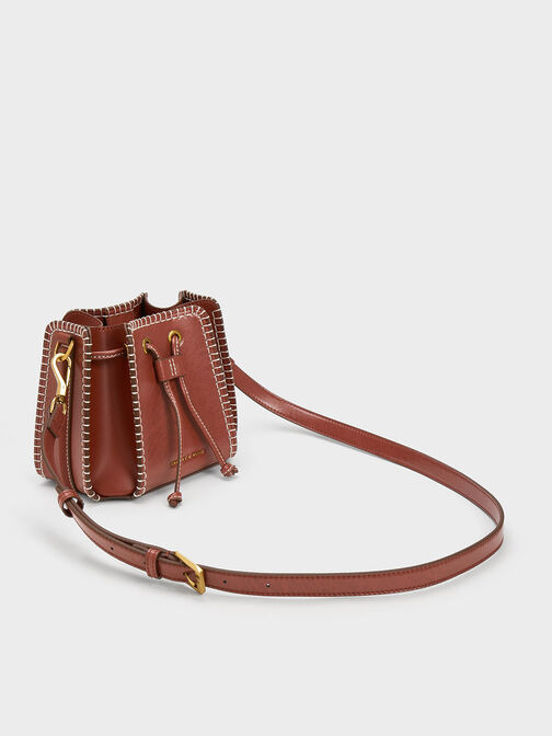 Bolso bombonera Circe con puntadas en los bordes, Moka, hi-res