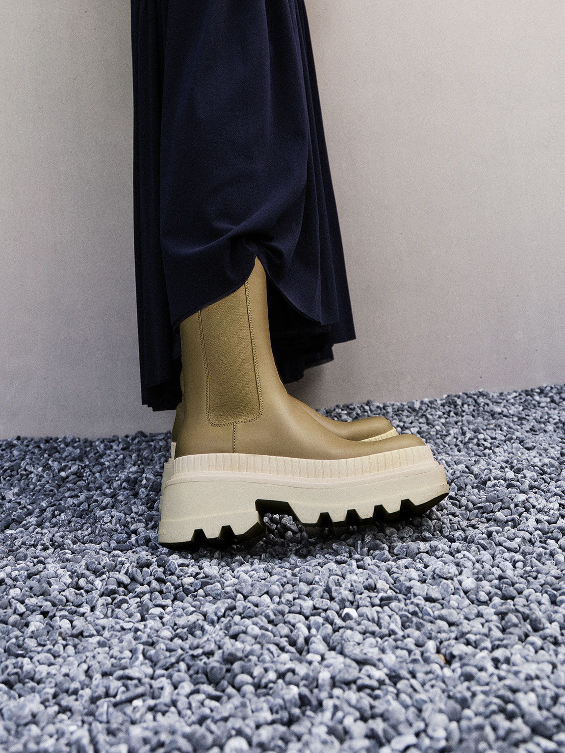 Rhys Chelsea Calf Boots, Olive, hi-res