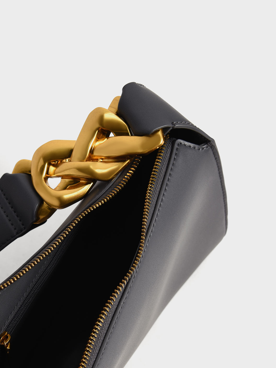 Chain link shop bag strap