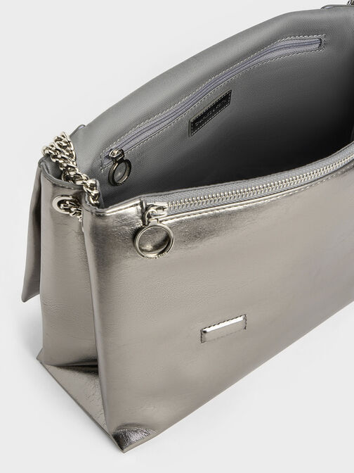 Bolso metálico Sianna con asa de cadena y efecto arrugado, Estaño, hi-res