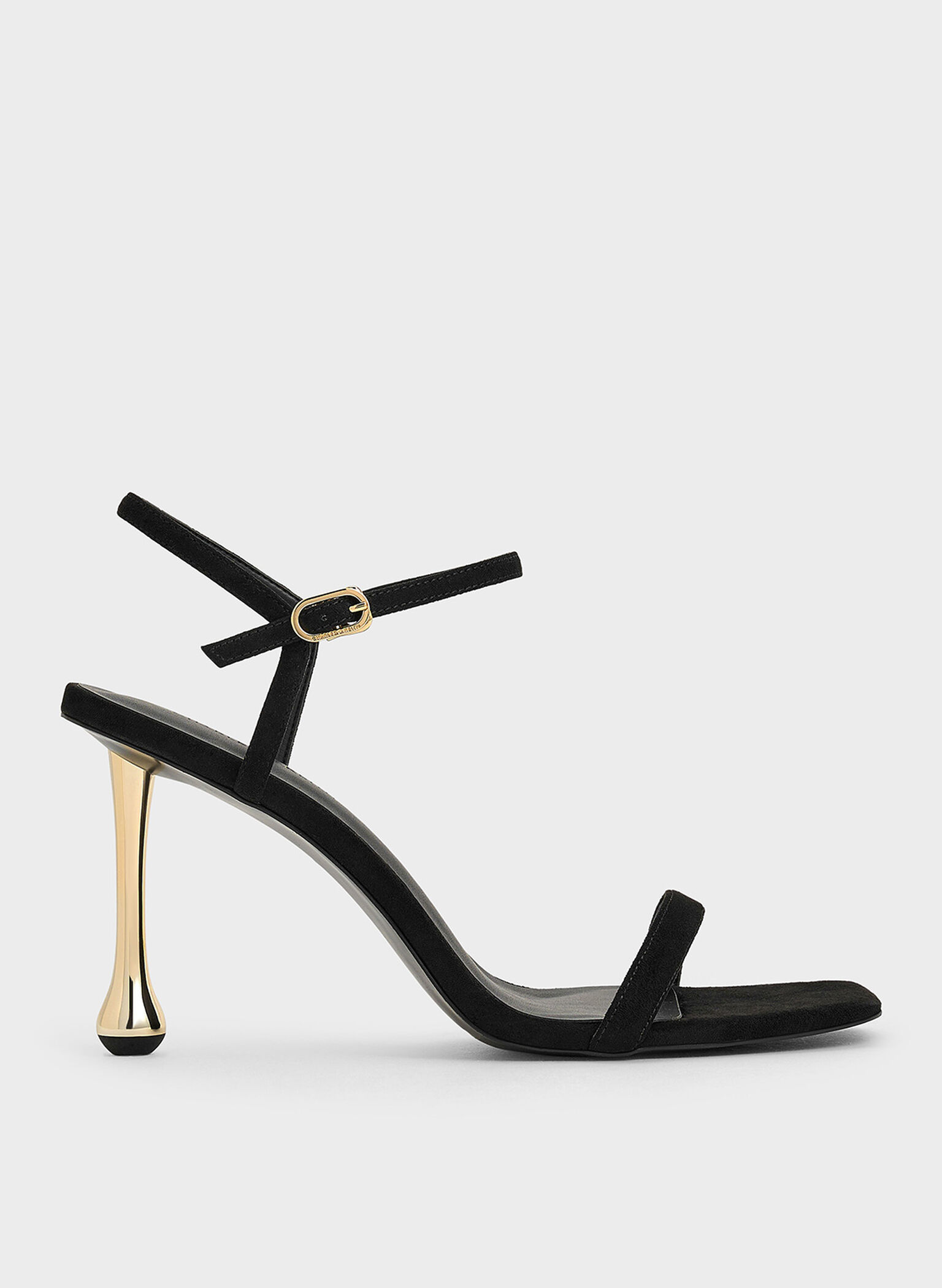 Sandalias de gamuza sintética con tacón escultural y tira al tobillo, Negro texturizado, hi-res