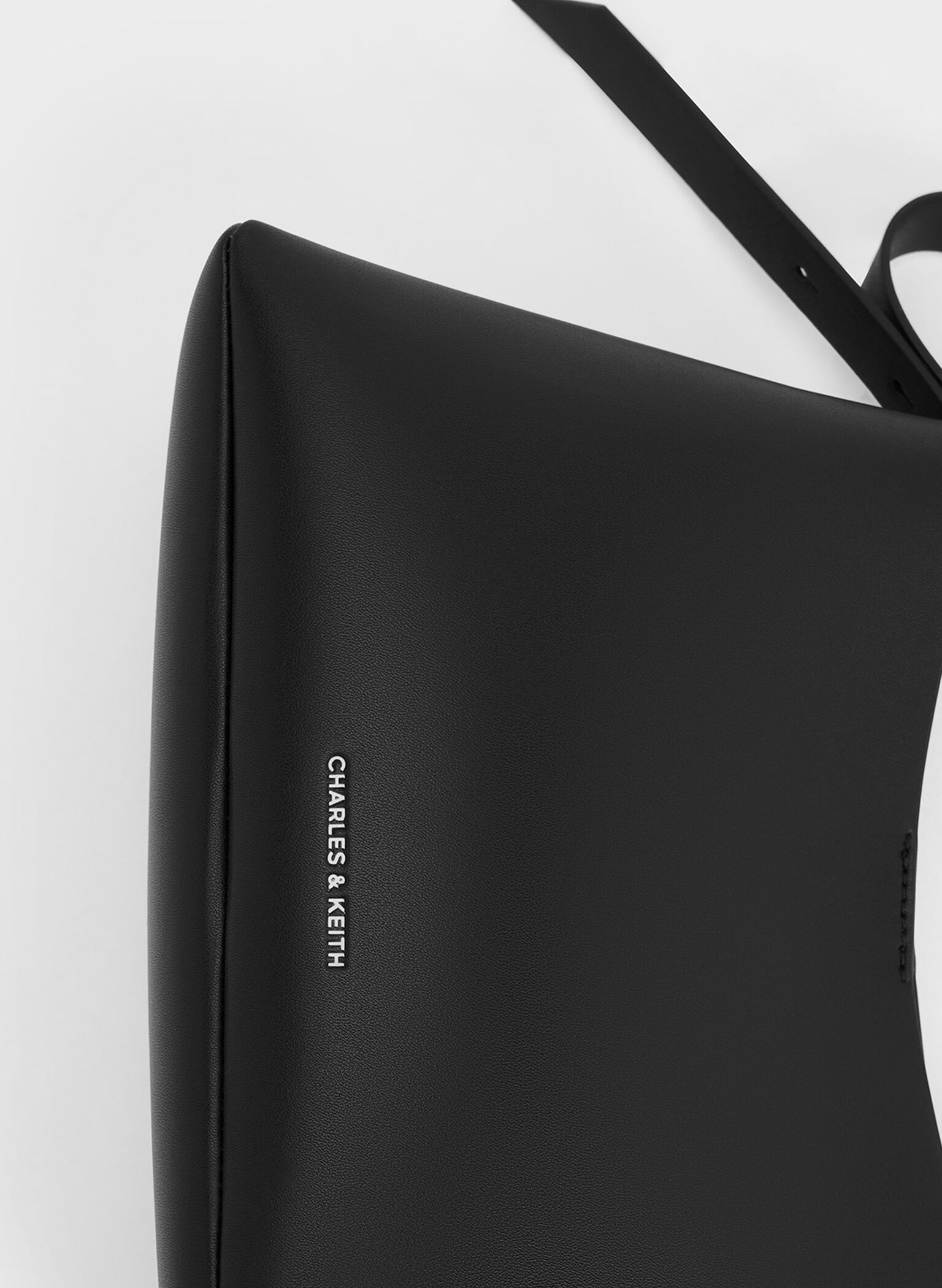 Odella Trapeze Bucket Bag, Noir, hi-res