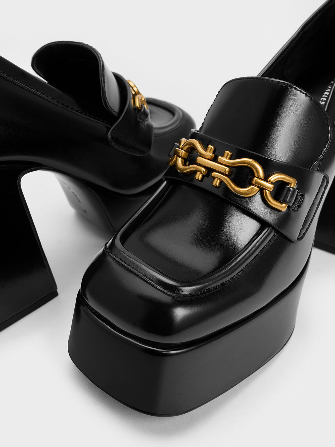 Gold platform loafers 2025
