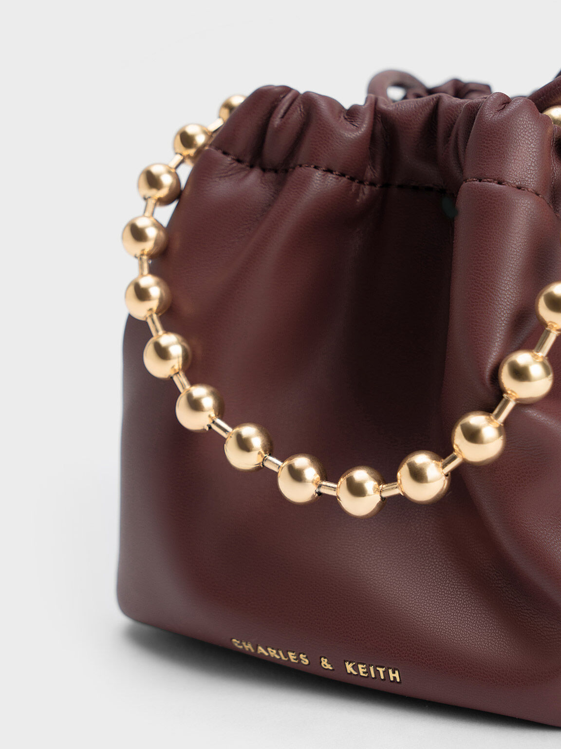 Bolso Bombonera Aldora con Asa de Cuentas, Chocolate oscuro, hi-res