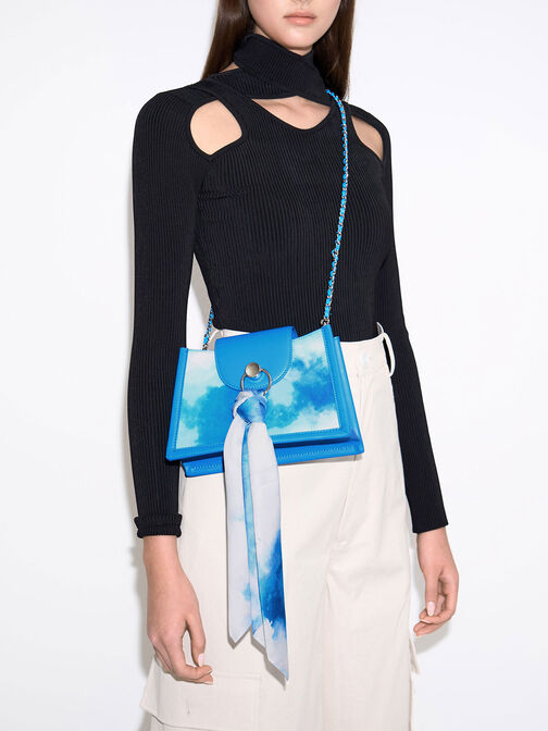Bolso mini Roza con asa de pedrería y estampado de nubes, Multicolor, hi-res