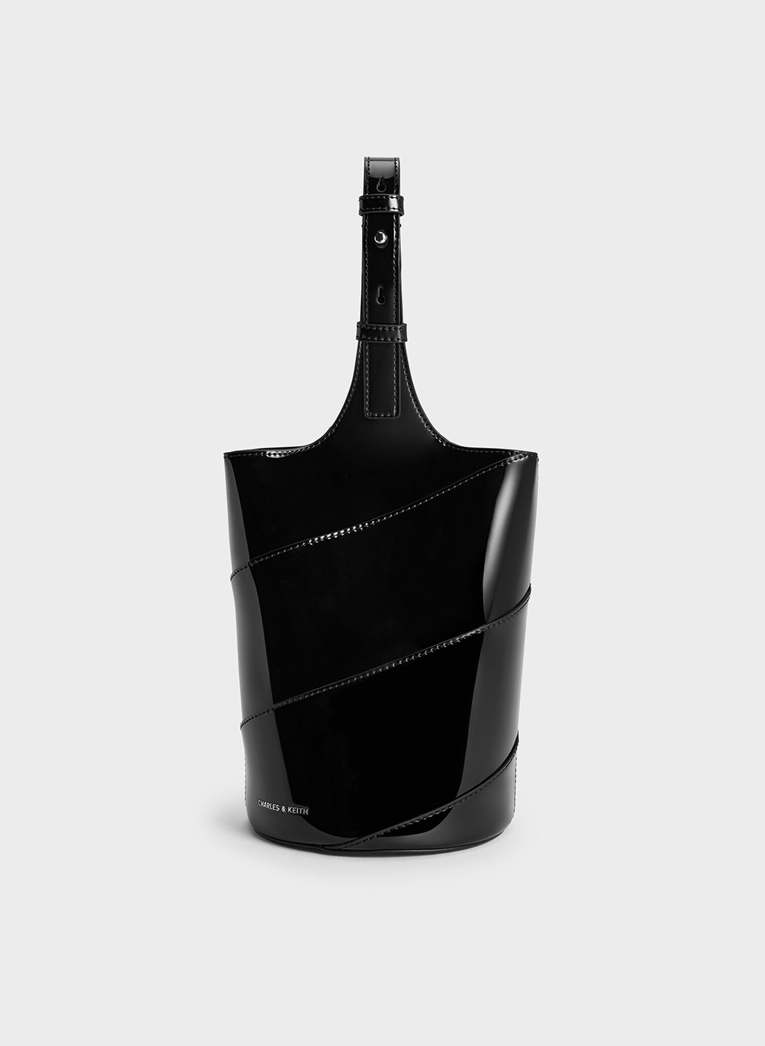 Trin Patent Cylindrical Bucket Bag, Noir, hi-res