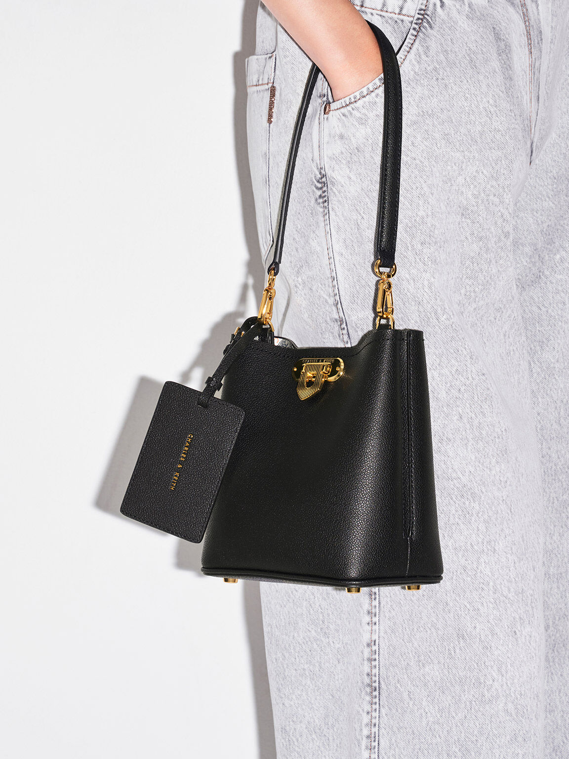 Charles keith on sale bucket bag