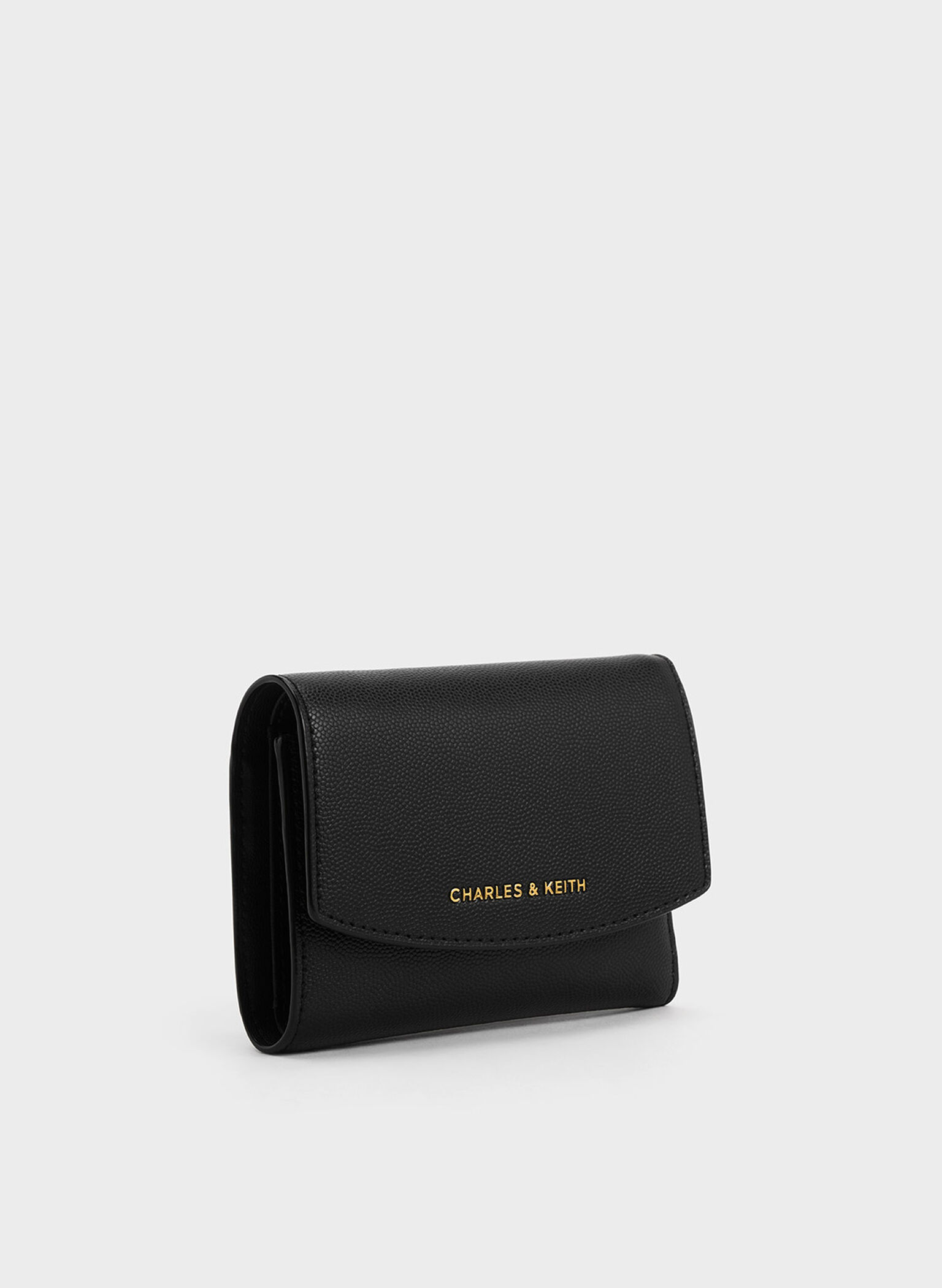 Cartera con solapa curvada, Negro, hi-res