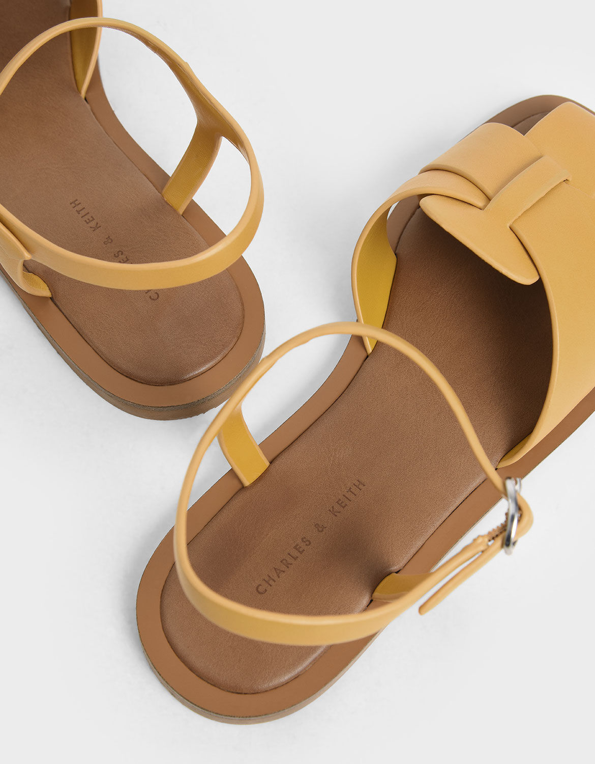 flat toe sandals