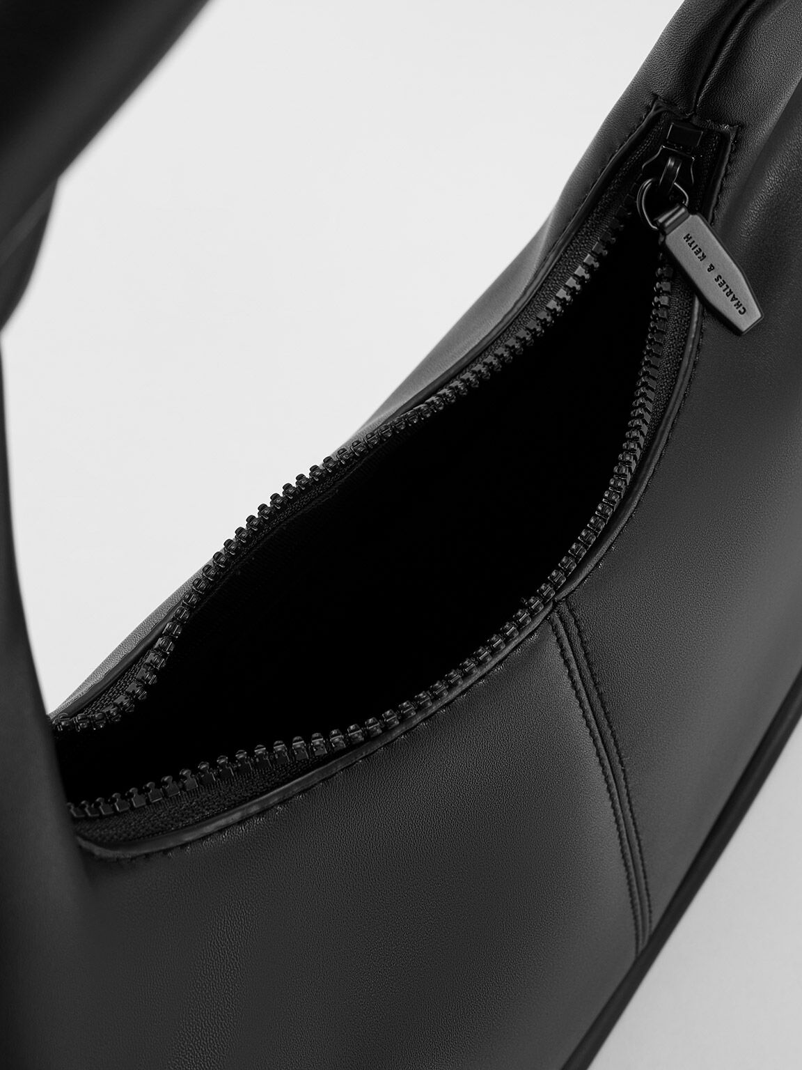 Bolso Hobo de Asa Torcida, Negro, hi-res
