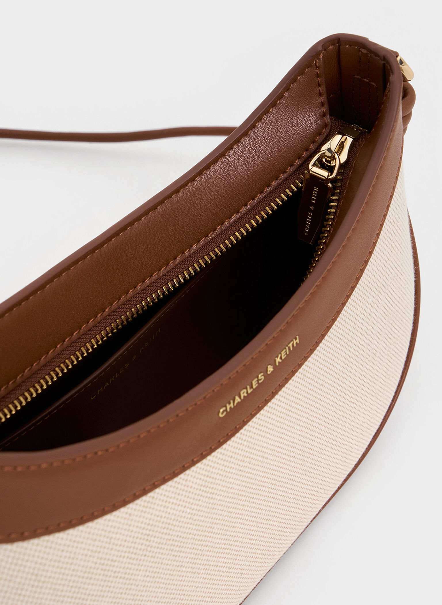 Sabine Bolsa de Ombro Curva com Alça Atada em Lona, Chocolate, hi-res