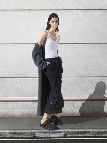 Mules texturizados Hannah con hebilla y ribete de pelo, Negro, hi-res